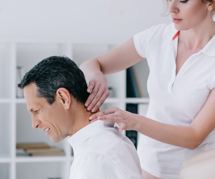 Die Massage der Halsspalte